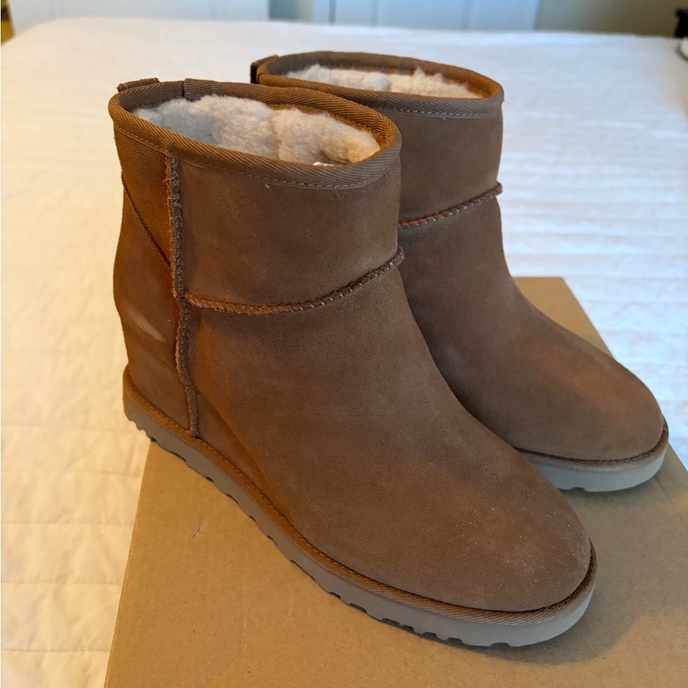 UGG Chestnut Classic Mini Boots